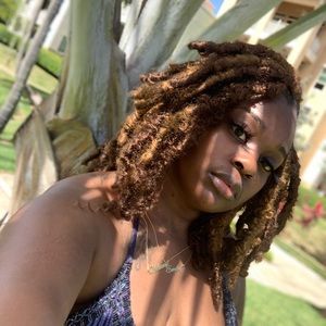 Meet your Posher, Latisha